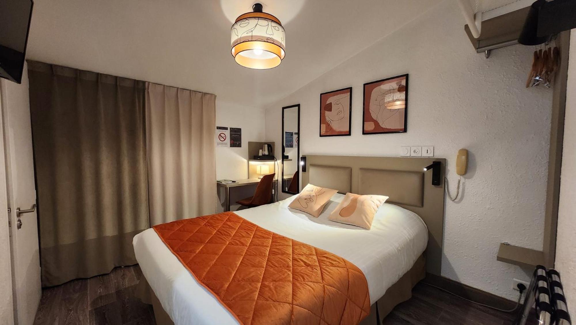Cit'Hotel Le Cheval Blanc Cognac Centre المظهر الخارجي الصورة